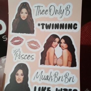 Meet your Posher, Dina